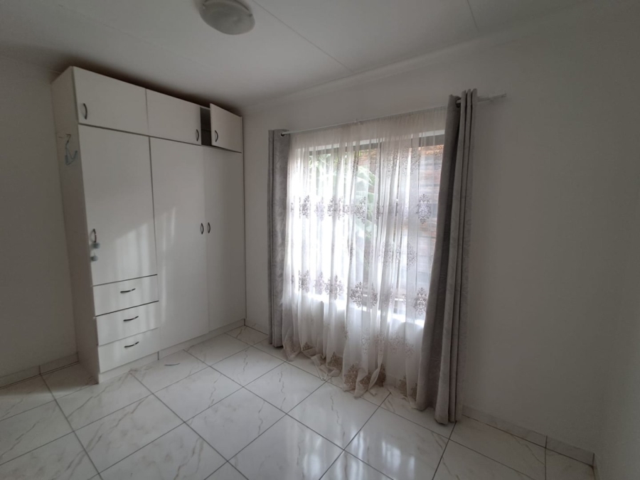4 Bedroom Property for Sale in Roylglen Gardens Northern Cape